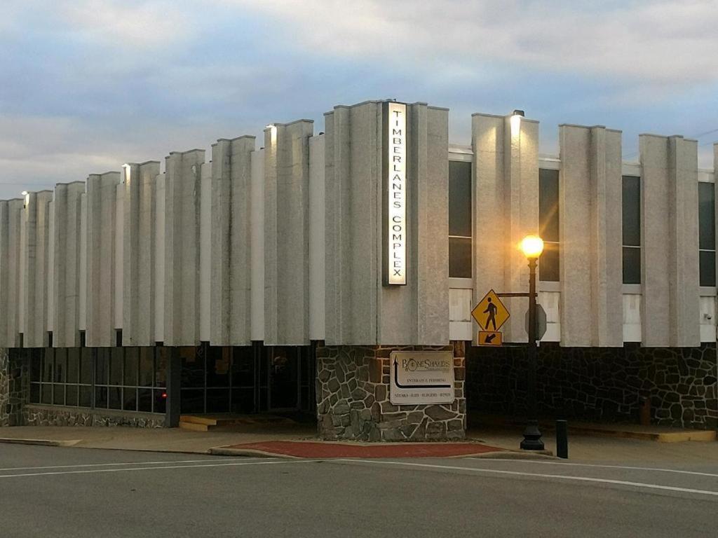 The Stables Inn & Suites Salem Exterior photo